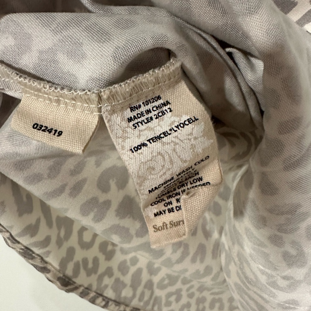 Soft Surroundings Leopard Print Button Front Shor… - image 5